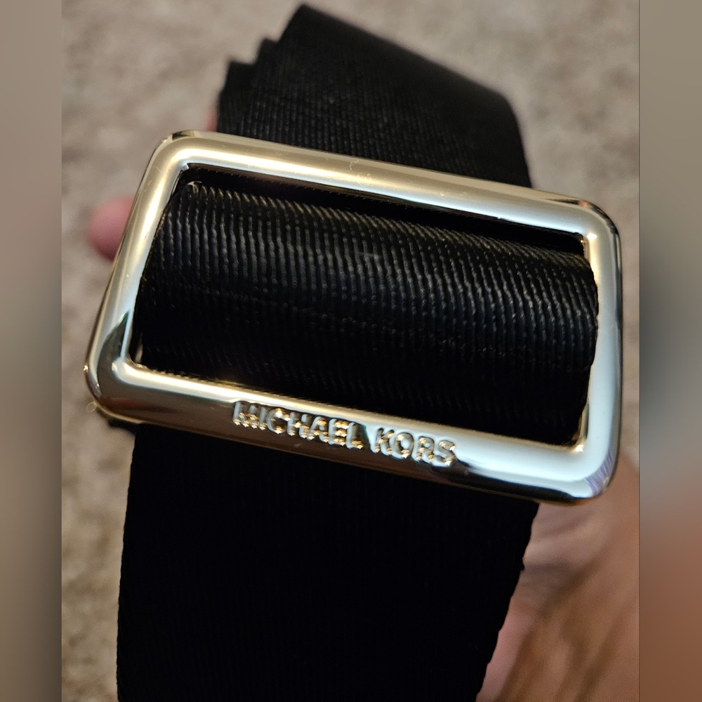 Michael Kors Black Duffle Bag 🖤 - Picture 4 of 16